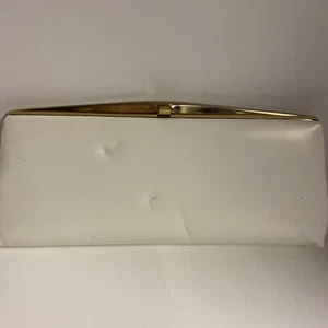 White patent clamshell pocketbook  - Picture 1 of 4