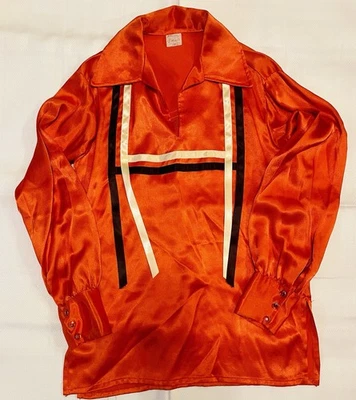 Camisa Cinta Powwow Vintage Para Hombre Pequeña 14&1/2 Rojiza/Naranja Hecha a Mano Foto 1 de 4
