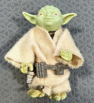 Винтажная экшн-фигурка Kenner Star Wars Yoda с халатом и ремнем 1980 ESB - Изображение 1 из 4