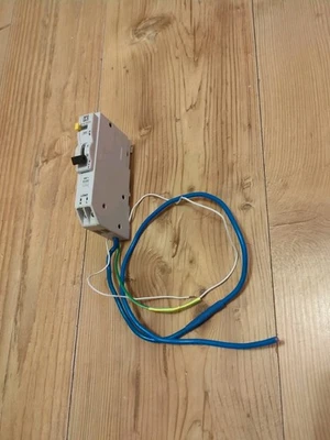 Square D QOE B40 RCBO 40A 30mA, Type A, 10kA, SENT FAST , REDUCED  - Image 1 of 4