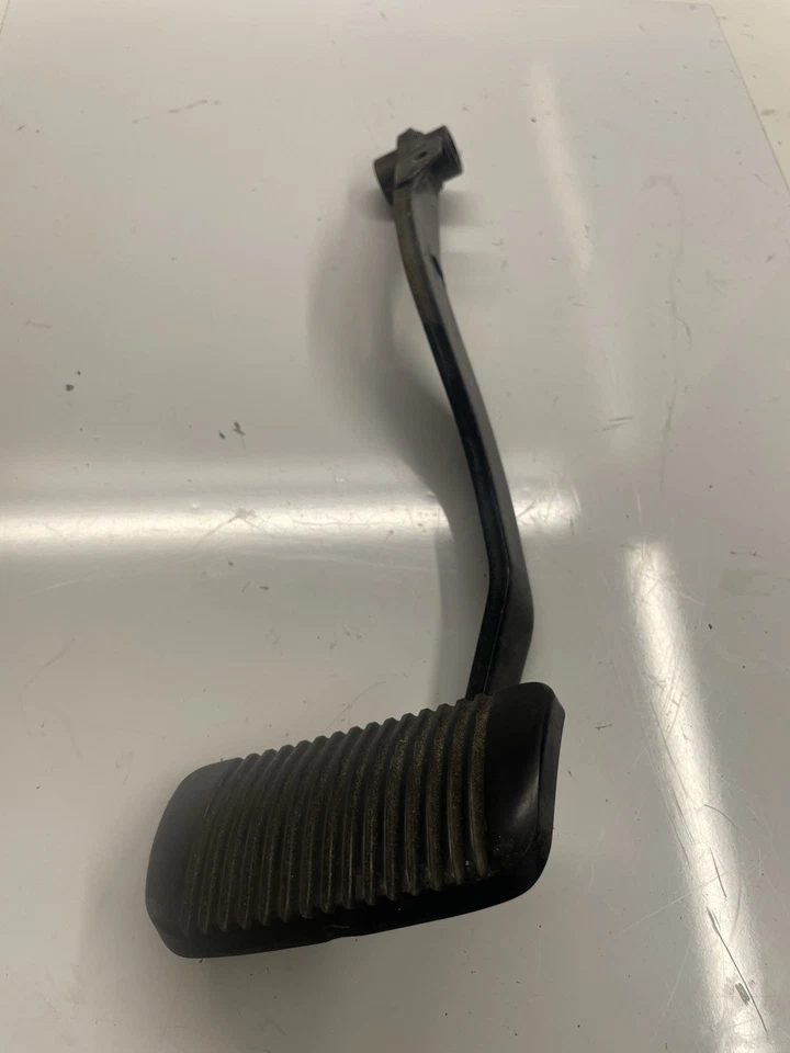 Pedal de freno MK4 TOYOTA OEM 93-02 RHD JZA80 SUPRA Foto 1 de 2