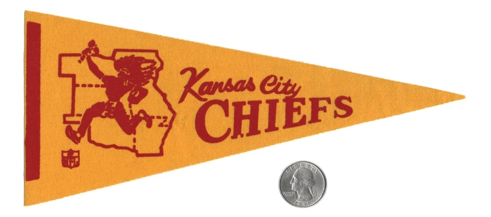 Mini banderín de fieltro suave vintage de los años 60 Kansas City Chiefs logotipo antiguo NFL fútbol americano RARO Foto 1 de 1