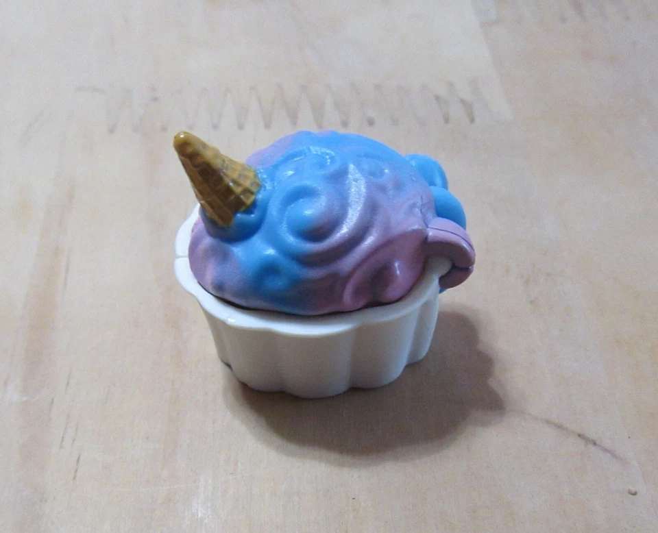 Transformers BotBots Series 2 King Candyhooves Ice Cream Sundae Unicorn Pegacorn - Изображение 1 из 1