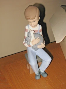NAO von LLADRO Ein Freund in Not #1050 Junge & Hund Figur - Bild 1 von 3