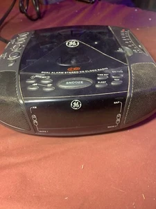 General Electric GE 7-4897A Dual Alarm Stereo CD Clock AM FM Radio Sleep Nap - Picture 1 of 12