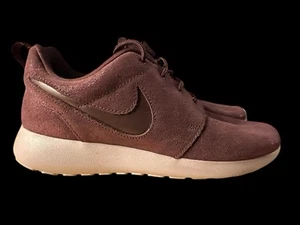 Nike Mujeres Roshe One PRM Mujeres Zapatos para Correr 9 Tenis para Caoba 833928-902 - Imagen 1 de 5