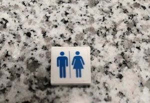 Lego Family Toilette Familie Badezimmer Schild Teil. Figuren weiß mit blauen Personen - Bild 1 von 5
