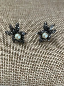 VTG 1992 Avon ROMANTIC BLOSSOM Orchid Pierced Earrings Simulated Pearl Marcasite - Picture 1 of 2