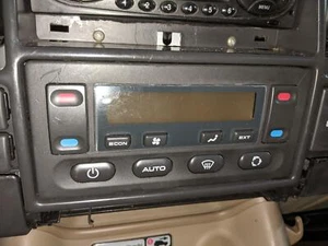 1999 2000 2001 2002 2003 LAND ROVER DISCOVERY HEATER A/C CLIMATE CONTROLS - Picture 1 of 1