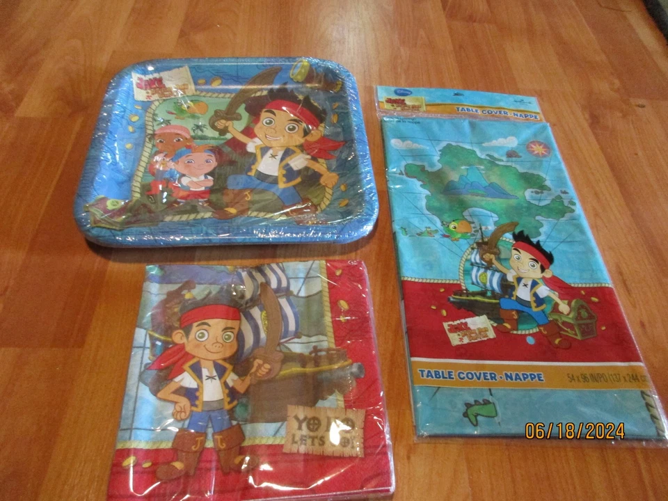 Hallmark Disney Jake And The Never Land Pirates Dinner Plates