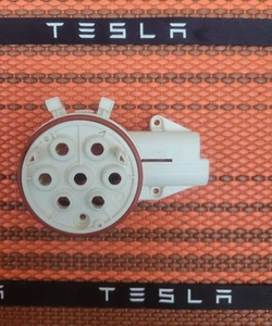 Sello de placa de puerto de carga portador de 3 pines Tesla Model X Y S genuino + juntas tóricas ***NUEVO - Imagen 1 de 13
