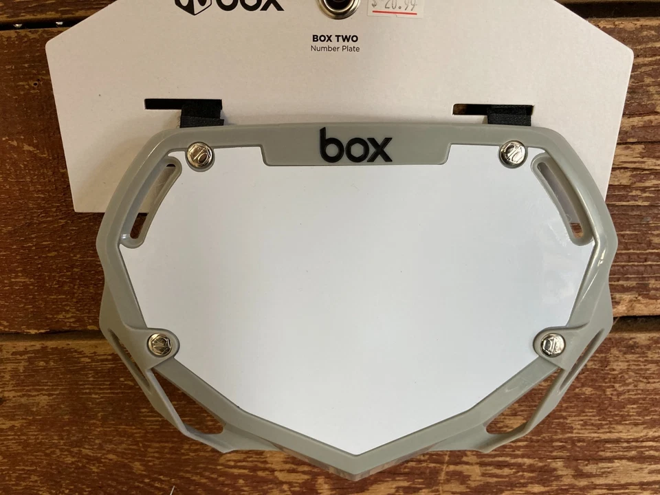 CAJA COMPONENTES GRIS MATRÍCULA MINI Foto 1 de 1