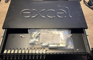 Panneau de brassage coulissant fibre multimode duplex 24 ports EXCEL 1U - Noir - Photo 1/7
