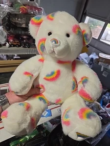 COSTRUISCI UN ORSO STAGIONI DI ABBRACCI ABBRACCI ESTIVI ORSO ARCOBALENO LE PELUCHE RARO NUOVO CON ETICHETTE - Foto 1 di 24