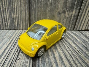 Yellow Diecast Toy Car Volkswagen Beetle By Golden Wheel Collectibles 1:64 Scale - Picture 1 of 5
