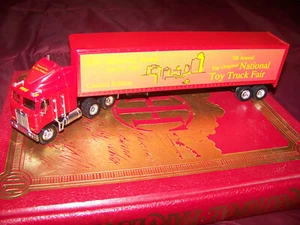 Kenworth K100 cabover w/ van trailer, 1/64, Spec cast, Nice detail, used display - Picture 1 of 2