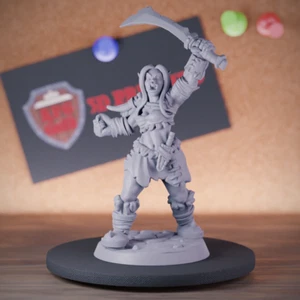 Female Orc Fighter Miniature Dungeons and Dragons Mini DnD 5e TTRPG Pathfinder - Bild 1 von 8