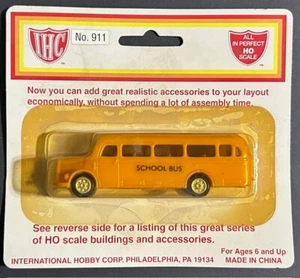IHC 1940's style school bus 1/87 scale - Picture 1 of 2