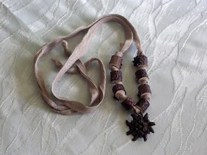Edelweiss-Halskette mit Grandelschmuck-Elementen - Bild 1 von 1