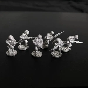 6 figuras de metal atacando infantería de Estados Unidos de la Segunda Guerra Mundial de 20 mm US2 - Imagen 1 de 1