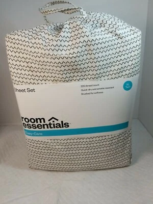 Room Essentials XL Twin Sheet Set. - Image 1 of 3