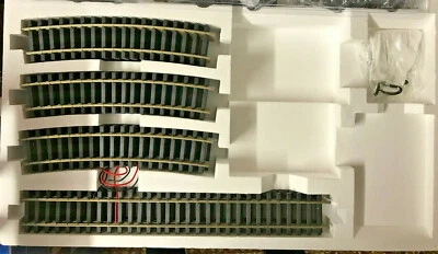KM1 Gauge 1 24 Tracks Radius 54 7/8in / 15°, 4 Straight 23 5/8in From Startset - Image 1 of 2
