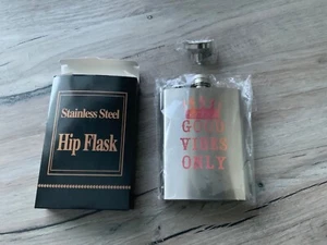 Frasco de cadera de 8 oz solo buenas vibraciones. - Imagen 1 de 7