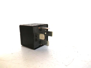 GENUINE FORD FIESTA MK7 BLACK 40AMP 12V 4 PIN RELAY 5M5T 14B192 CA 08-17 - Picture 1 of 3
