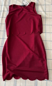 BOOHOO PETITE DOUBLE LAYER SCALLOP HEM DRESS – WINE – UK 8 - Picture 1 of 6