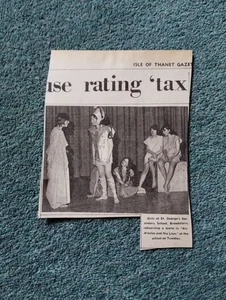 Sk242 Ephemera 1970 Bild St George's School Broadstairs Girls Play  - Bild 1 von 1