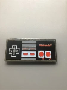 NES Nintendo Controller Belt Buckle VINTAGE 2008 Nintendo - Picture 1 of 4