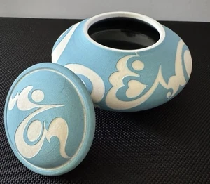 Studio Pottery Lidded Jar sgraffito-style slip Glazed Handcrafted Signed Art - Picture 1 of 11