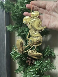 "Adorno de Navidad de latón grande de 6"" vintage de Mickey Mouse de Disney Store" - Imagen 1 de 9