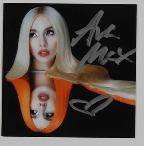 Tarjeta de inserto de CD de autógrafo firmado por Ava Max Heaven and Hell JSA - Imagen 1 de 2