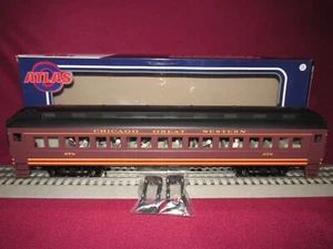 ATLAS 2001176-2 CHICAGO GREAT WESTERN 60' COACH PASSENGER CAR 2 RAIL - Picture 1 of 15