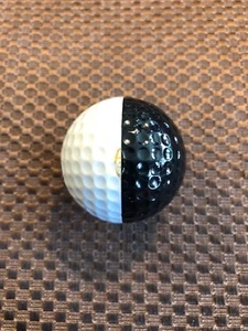 BOLA DE GOLF PING-NEGRO/BLANCO PING EYE #1..8.5/10..NUEVO YORK RANGERS EX LOGOTIPO ASOCIADO - Imagen 1 de 5