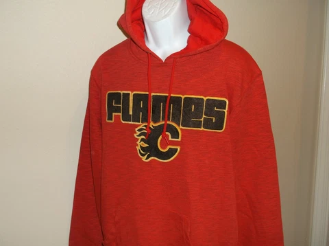 Calgary Flames Majestic Hoodie Sweatshirt Men's Large new with tags Free Ship Cover