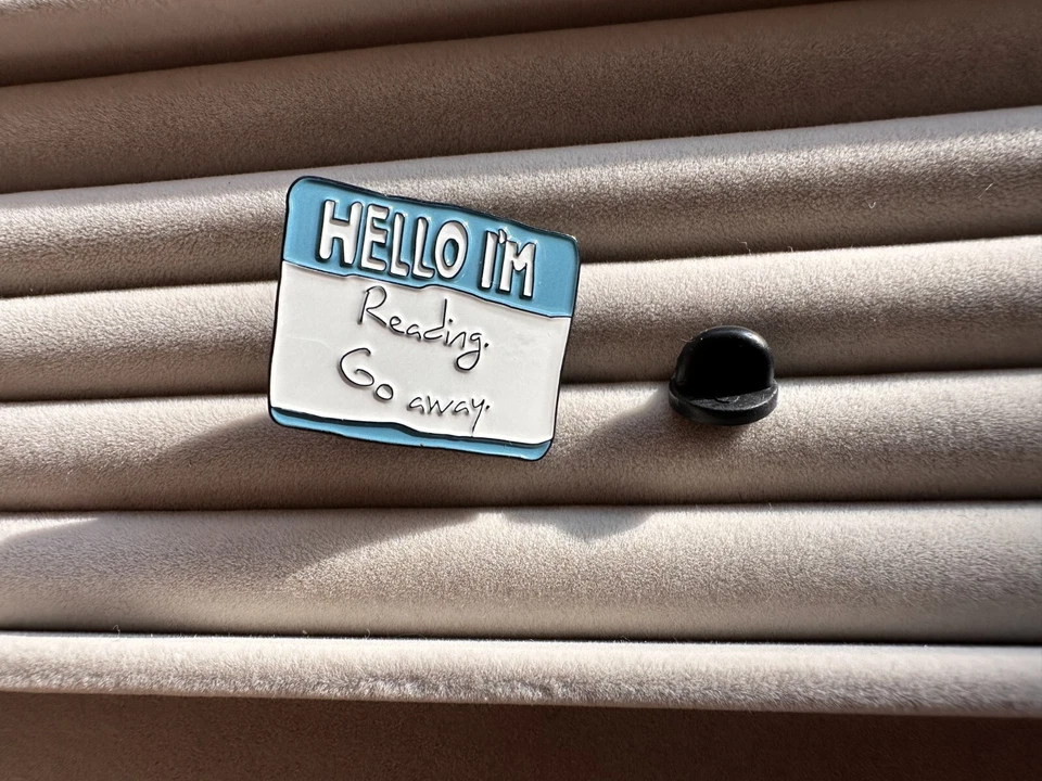 HELLO I'm Reading Go Away Book Personality Humour Social disturb Pin badgeEnamel - image 1 of 3