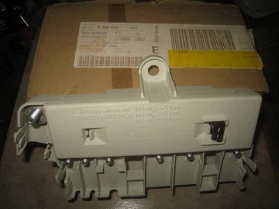 BMW 7 E38 5 E39 scatola carter fusibili 8 velocità junction fuse box 6110 8365530 - Immagine 1 di 3