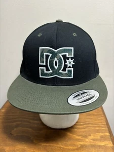 DC Shoes Hat Snap Back Yupoong DCSHOECOUSA Cap Black Green - Picture 1 of 6