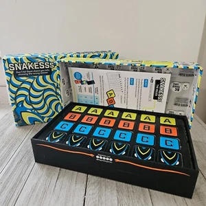 Pair of Snakesss Board Games Don't let them charm you into choosing the wrong an - Picture 1 of 17