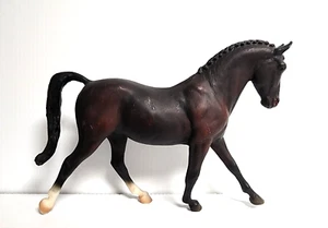 Breyer Classic #639 Dark Bay Keen (from Jump Set) 1998 - Picture 1 of 3