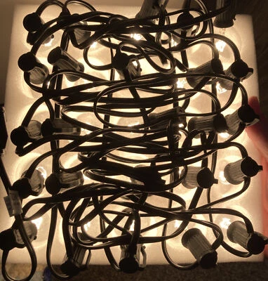 Outdoor string lights, 25 ft, 5 watt bulb  new! - Image 1 of 4