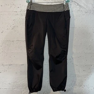 Lululemon Jogger Crop Pants Womens Size 8 Gray Zip Pocket Drawstring Pant Cuff - Picture 1 of 11