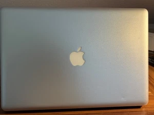 MacBook Pro (15 Zoll, Mitte 2010) - Bild 1 von 8