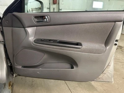 Panel de moldura de puerta delantera Camry 2005 231215 Foto 1 de 4