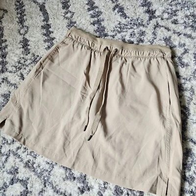 Short feminino chá verde curto pequeno bege treino atlético cordão Aq - Imagem 1 de 4