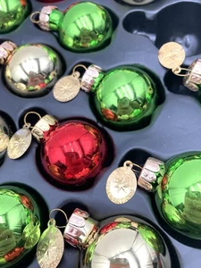 Celebraciones Por Radko Adornos Vidrio Soplado Mini Bolas de Navidad Rojo Verde Dorado - Imagen 1 de 14