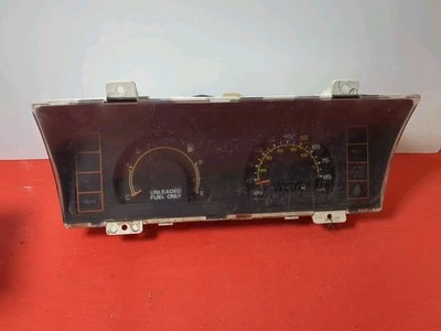 Tacómetro de tablero de instrumentos 81-87 Isuzu Pup Pickup OEM 135 k millas Foto 1 de 4