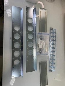 RACK SOLUTIONS 2UKIT-109 2U Rail universel profondeur 24 pouces avec barre métallique - Photo 1/2